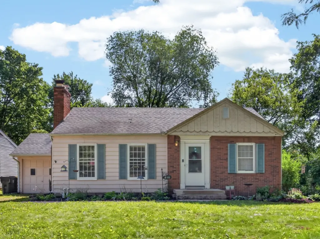 816 Manchester Road Normal IL 61761
