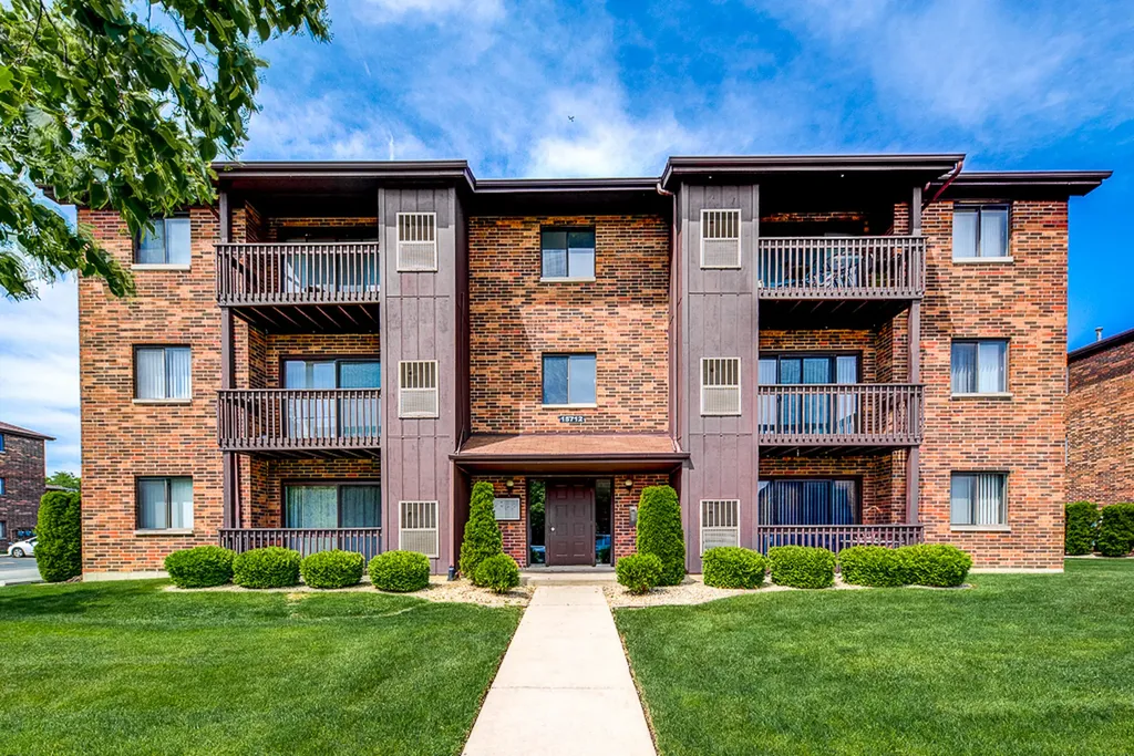 15706 Peggy Lane Oak Forest IL 60452