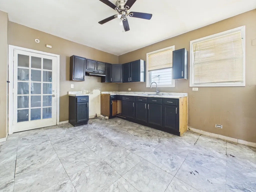 316 West 107th Street Chicago IL 60628