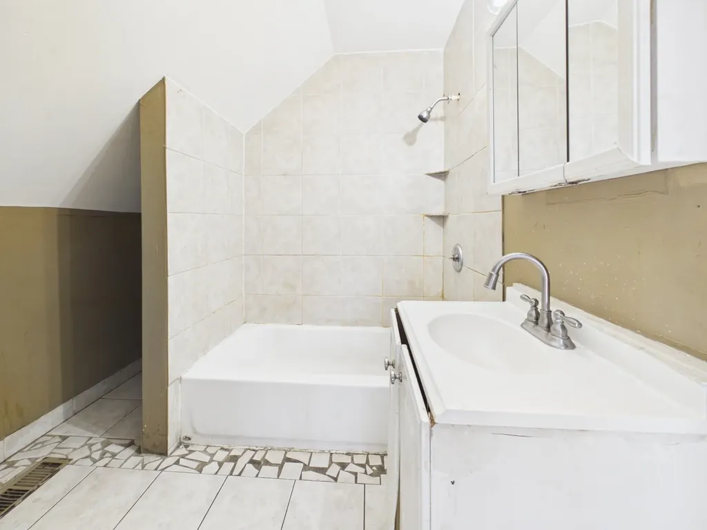316 West 107th Street Chicago IL 60628