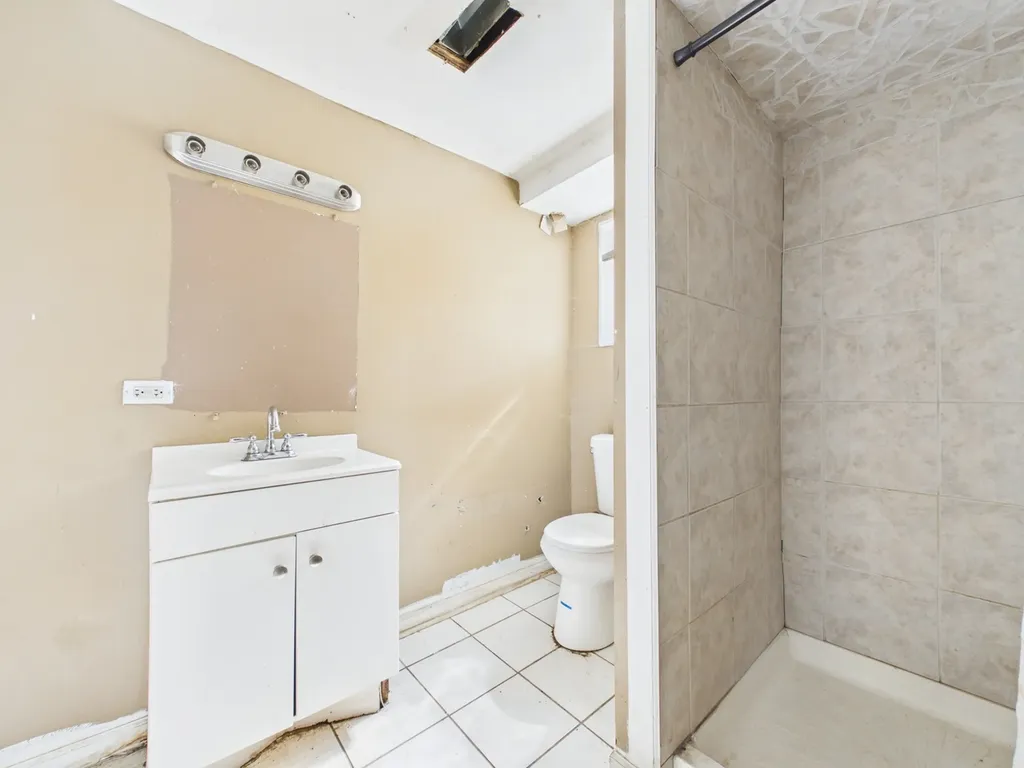 316 West 107th Street Chicago IL 60628