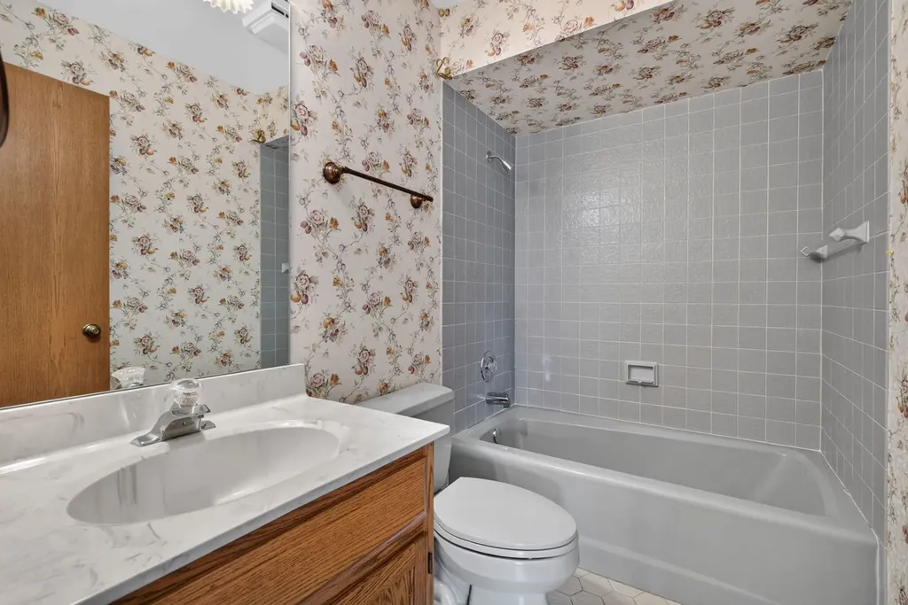 914 Shagbark Road New Lenox IL 60451
