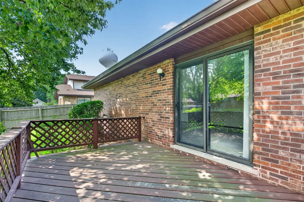 914 Shagbark Road New Lenox IL 60451