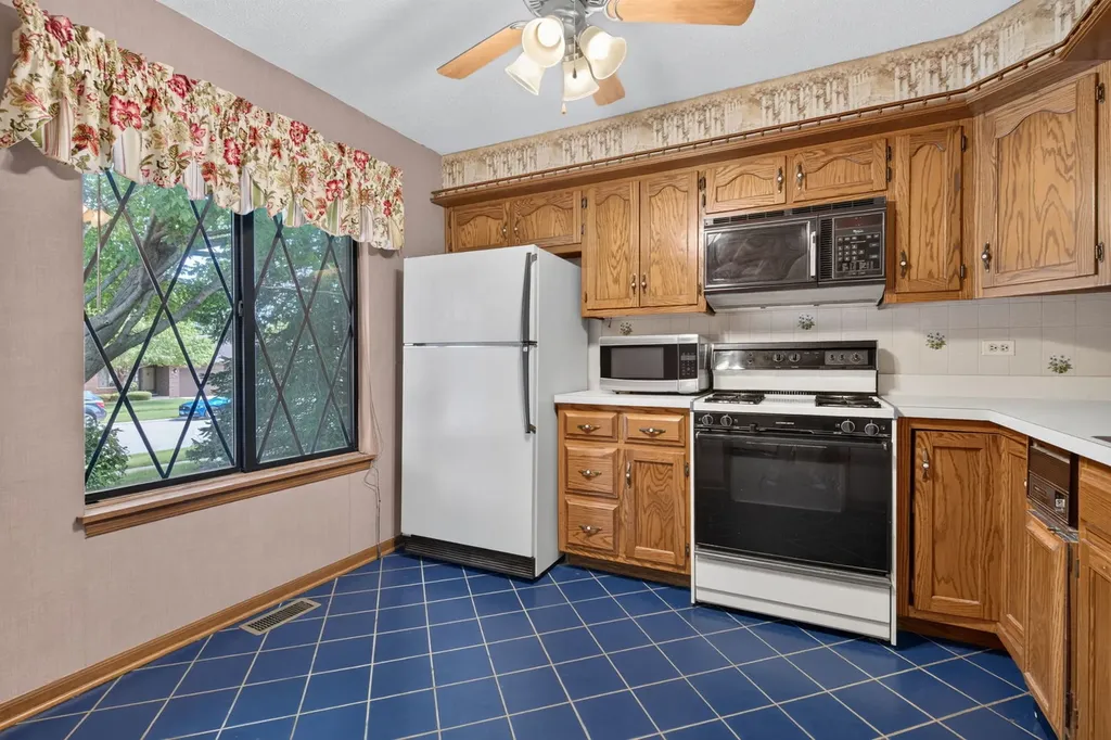 914 Shagbark Road New Lenox IL 60451