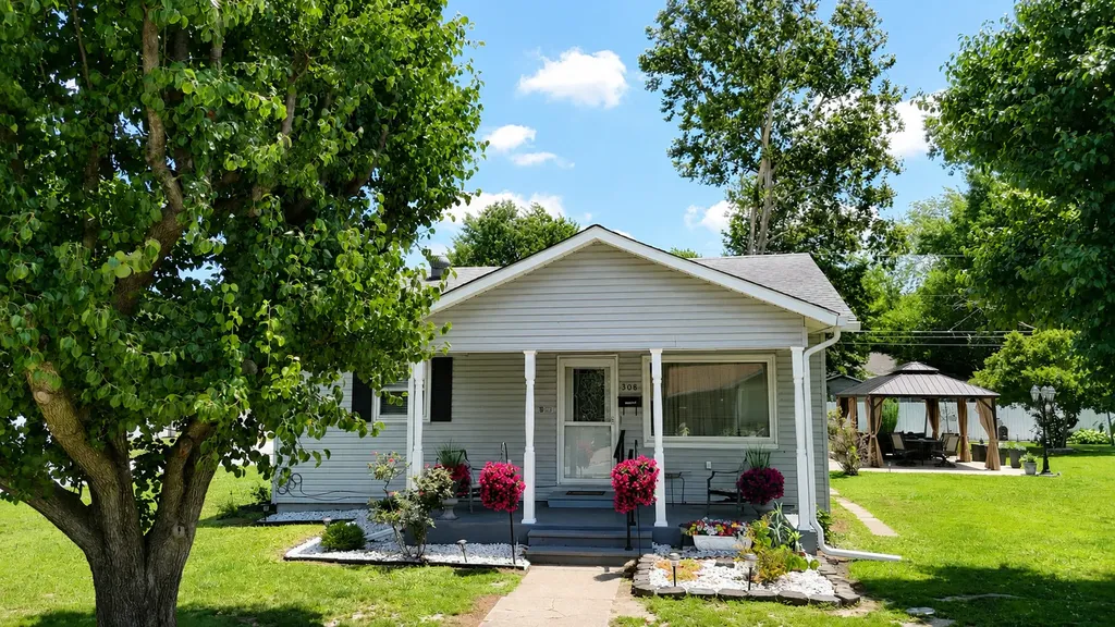 308 North 9th Street Benton IL 62812