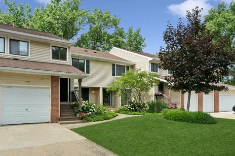 971 Hidden Lake Drive Buffalo Grove IL 60089