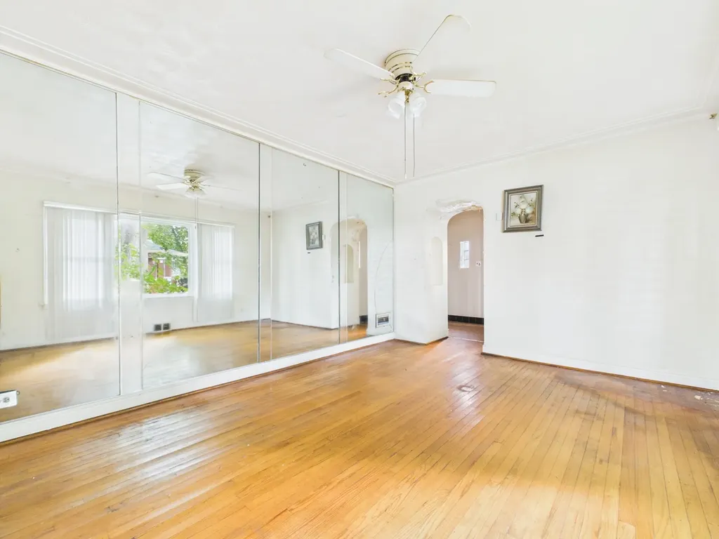 8156 South Paxton Avenue Chicago IL 60617