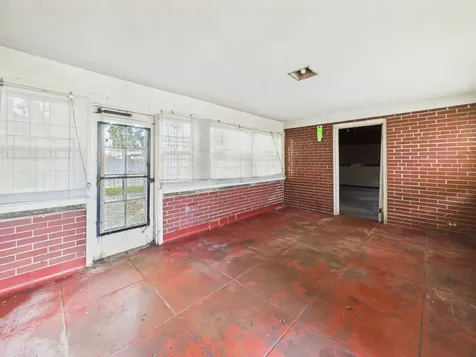8156 South Paxton Avenue Chicago IL 60617