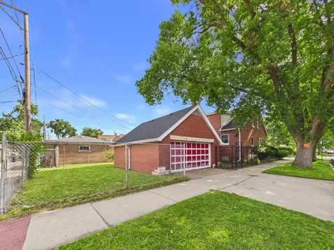 8156 South Paxton Avenue Chicago IL 60617