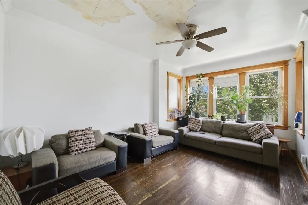 5328 South Spaulding Avenue Chicago IL 60632