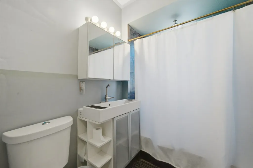 5328 South Spaulding Avenue Chicago IL 60632