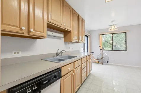 1022 Thorndale Court Wheeling IL 60090