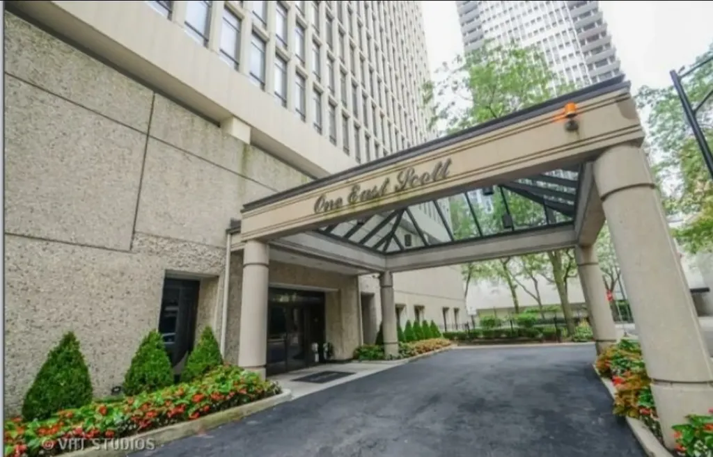 1 East Scott Street Chicago IL 60610