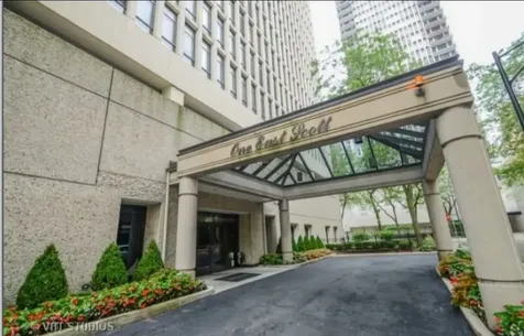 1 East Scott Street Chicago IL 60610