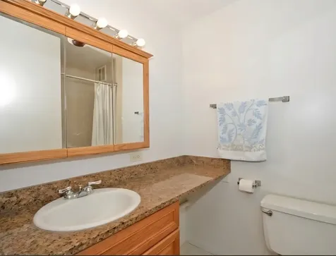 1 East Scott Street Chicago IL 60610