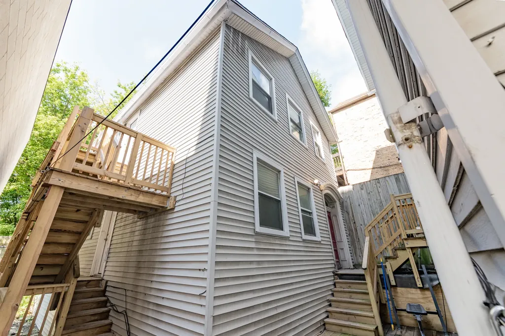 1022 West Fry Street Chicago IL 60642