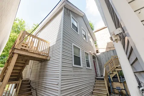 1022 West Fry Street Chicago IL 60642