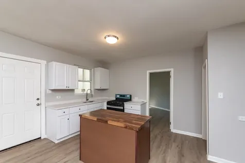 1022 West Fry Street Chicago IL 60642