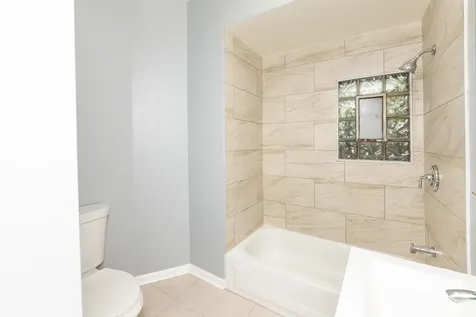 1022 West Fry Street Chicago IL 60642