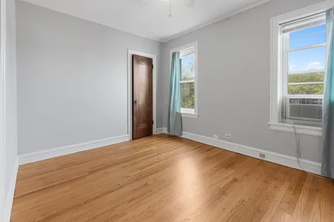 6549 North Mozart Street Chicago IL 60645