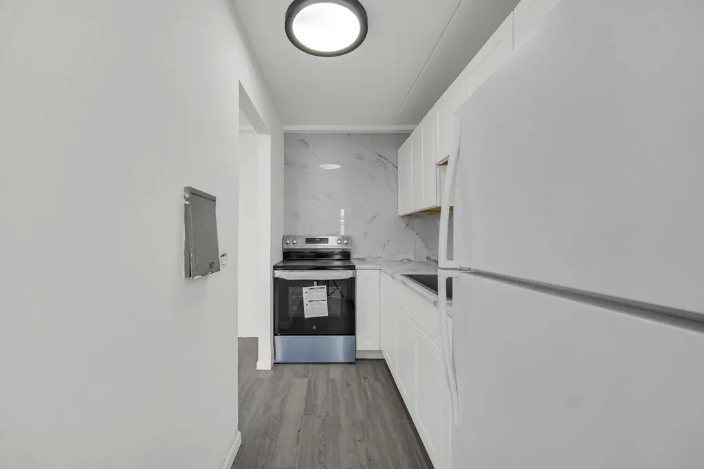 6160 North Damen Avenue Chicago IL 60659