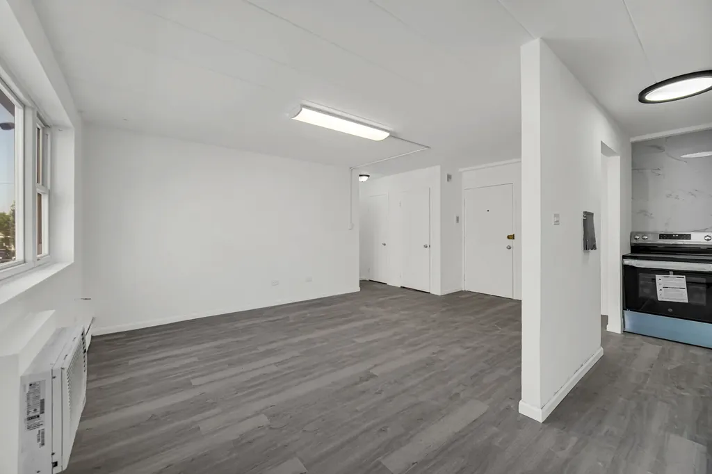 6160 North Damen Avenue Chicago IL 60659
