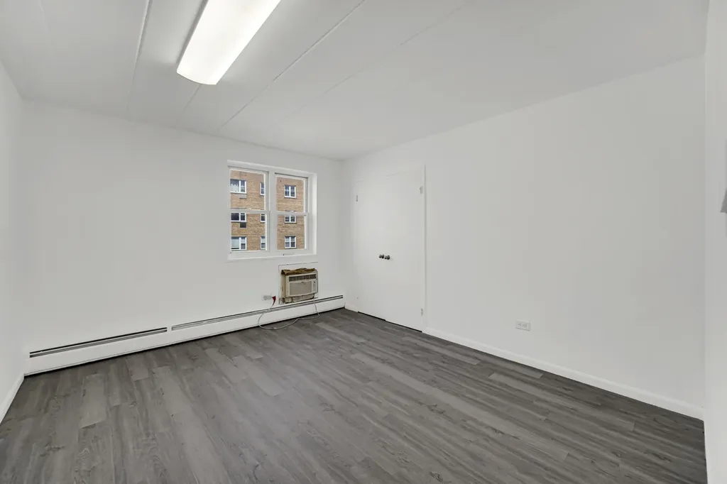 6160 North Damen Avenue Chicago IL 60659
