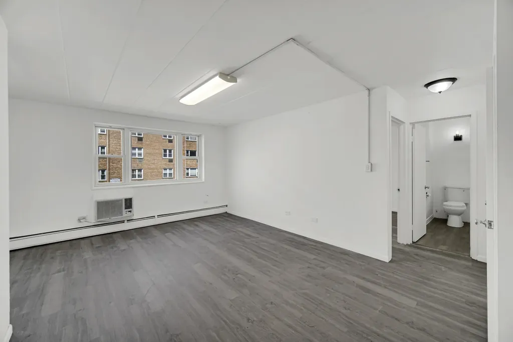 6160 North Damen Avenue Chicago IL 60659