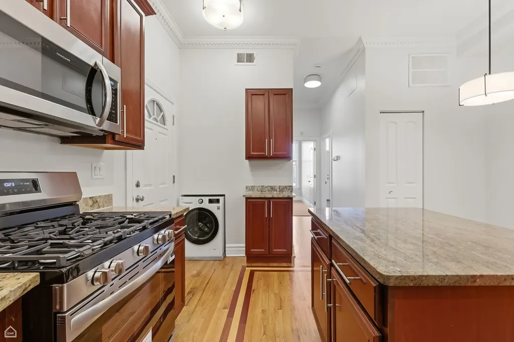 4852 South Prairie Avenue Chicago IL 60615