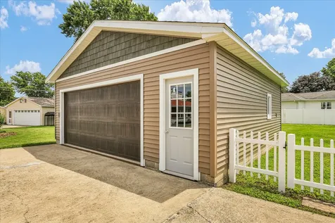 615 East Newkirk Street Tuscola IL 61953