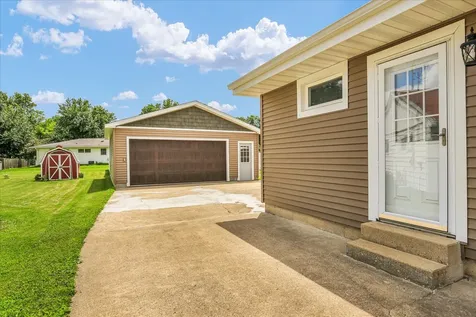 615 East Newkirk Street Tuscola IL 61953