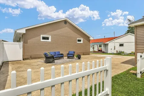 615 East Newkirk Street Tuscola IL 61953