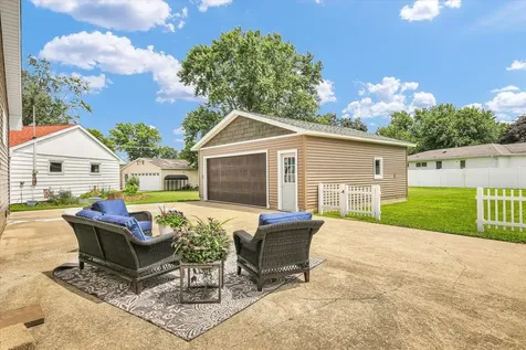 615 East Newkirk Street Tuscola IL 61953
