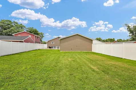615 East Newkirk Street Tuscola IL 61953