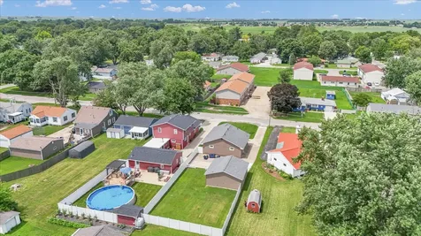 615 East Newkirk Street Tuscola IL 61953