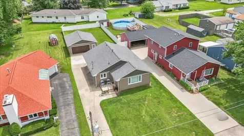 615 East Newkirk Street Tuscola IL 61953