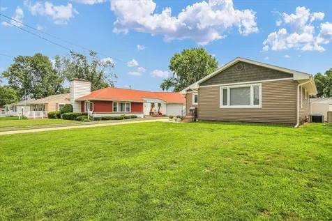 615 East Newkirk Street Tuscola IL 61953