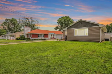 615 East Newkirk Street Tuscola IL 61953