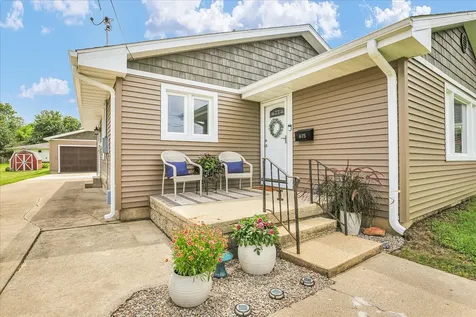 615 East Newkirk Street Tuscola IL 61953