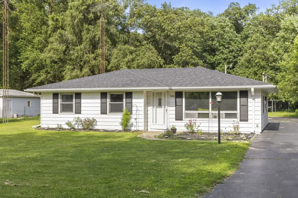 1915 Roberts Street Wilmington IL 60481
