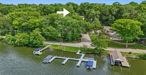 109 Wood Drive Algonquin IL 60102