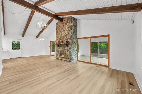 109 Wood Drive Algonquin IL 60102
