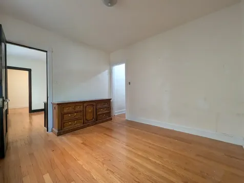1949 West Cuyler Avenue Chicago IL 60613
