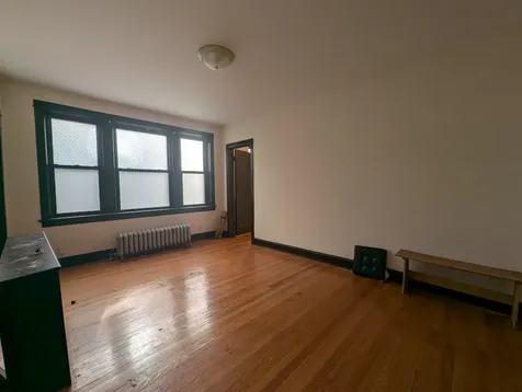 1949 West Cuyler Avenue Chicago IL 60613