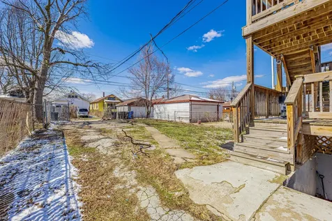 10044 South La Salle Street Chicago IL 60628