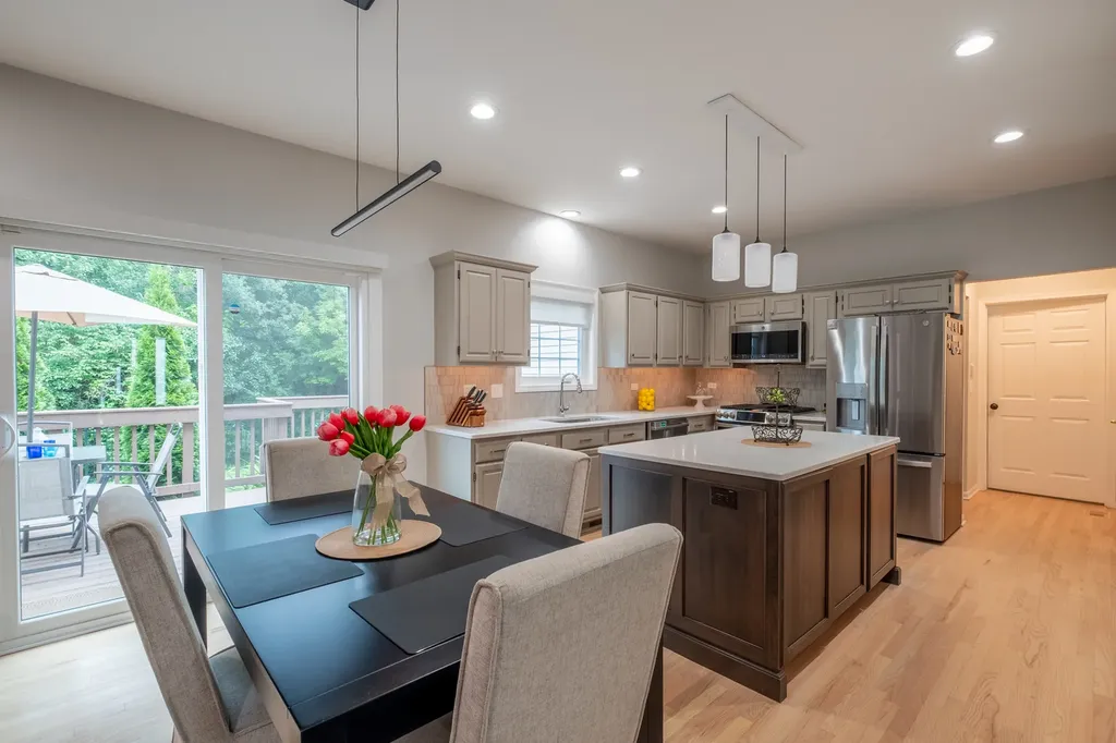 4527 Hatch Lane Lisle IL 60532