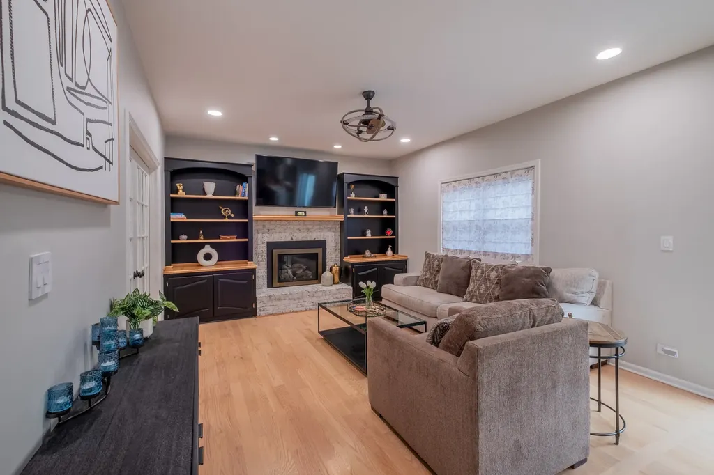 4527 Hatch Lane Lisle IL 60532