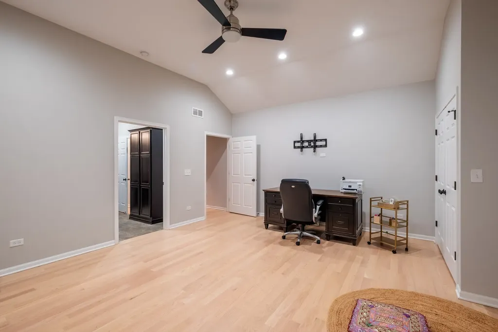 4527 Hatch Lane Lisle IL 60532