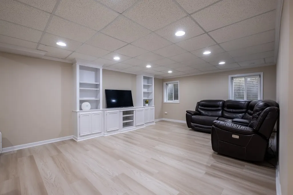 4527 Hatch Lane Lisle IL 60532