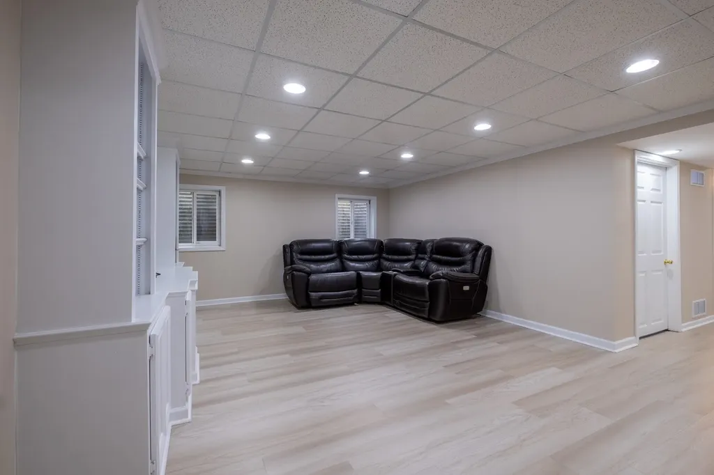 4527 Hatch Lane Lisle IL 60532